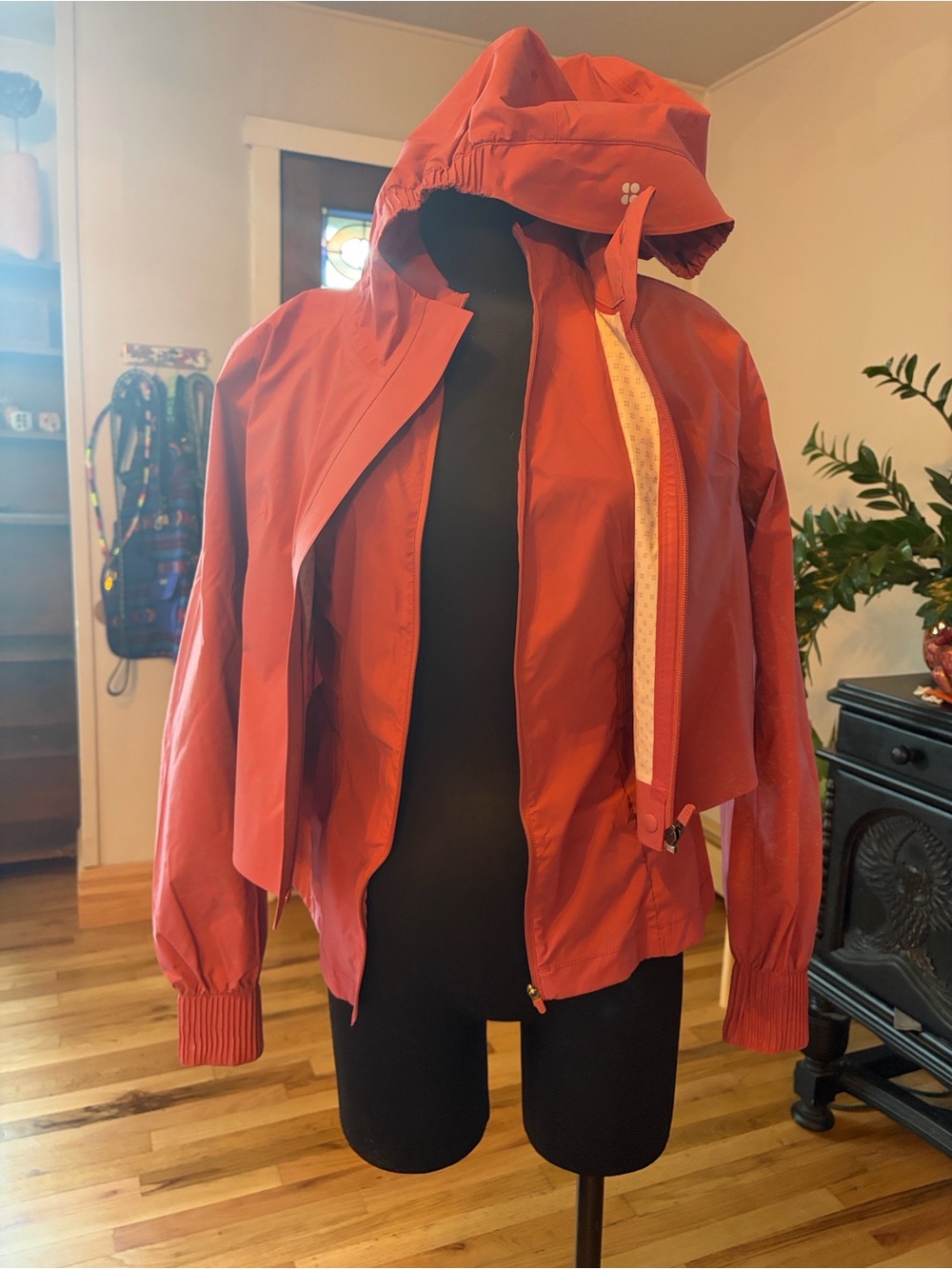 Sweaty Betty On the Run Lightweight Women's Hooded Windbreaker Jacket